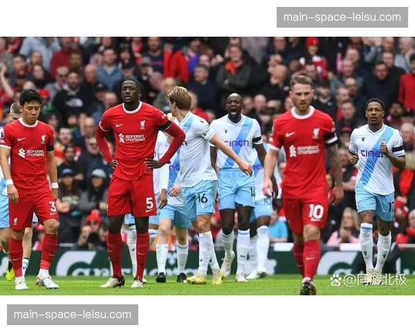 尼克·鲍尔卫冕WBA羽量级拳王，利物浦主场迎战布兰登·菲古罗阿