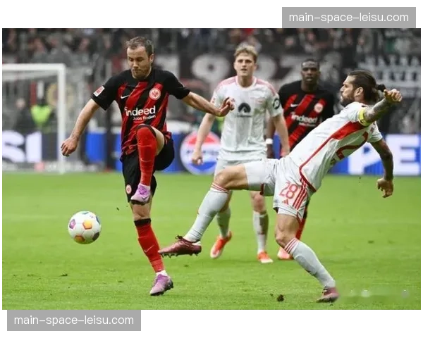 法兰克福vs莱红牛：商业银行竞技场欧战资格关键战